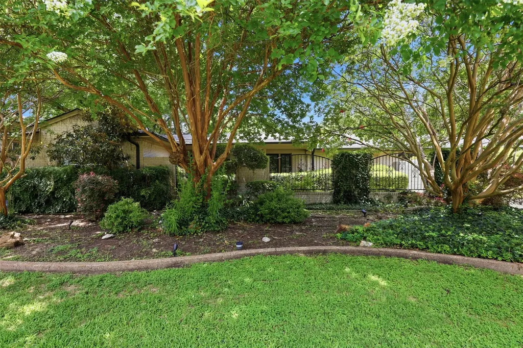 4004 Angus Drive Fort Worth TX 76116