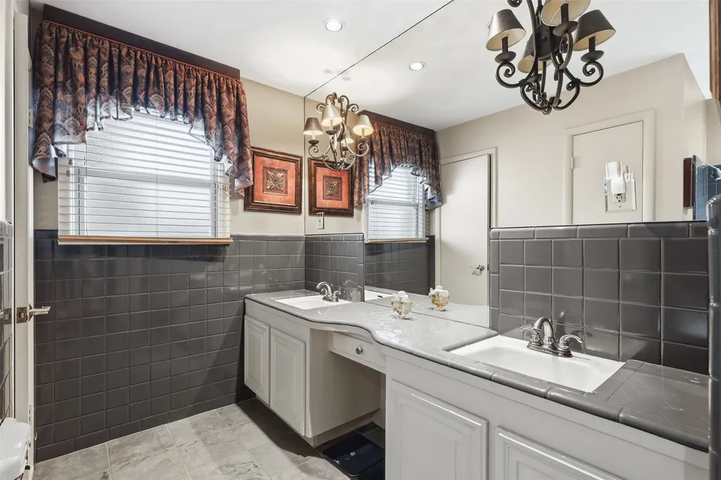 4004 Angus Drive Fort Worth TX 76116