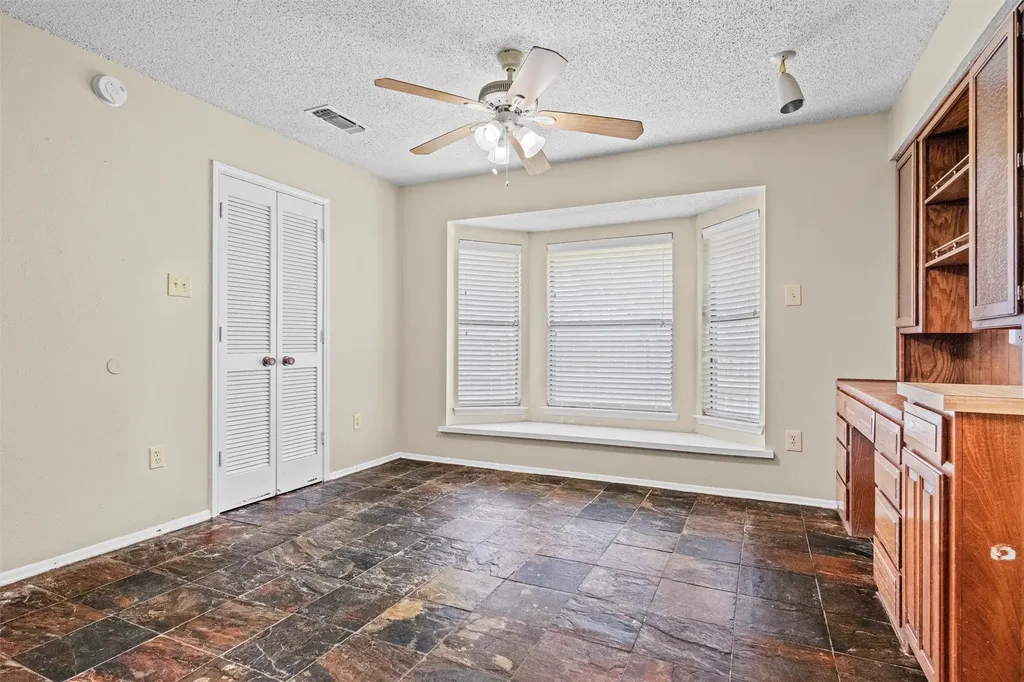 5601 Kingstree Court Arlington TX 76017