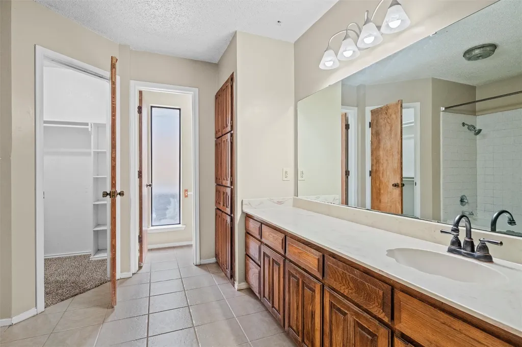 5601 Kingstree Court Arlington TX 76017