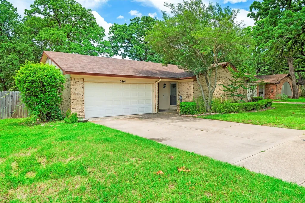 5601 Kingstree Court Arlington TX 76017