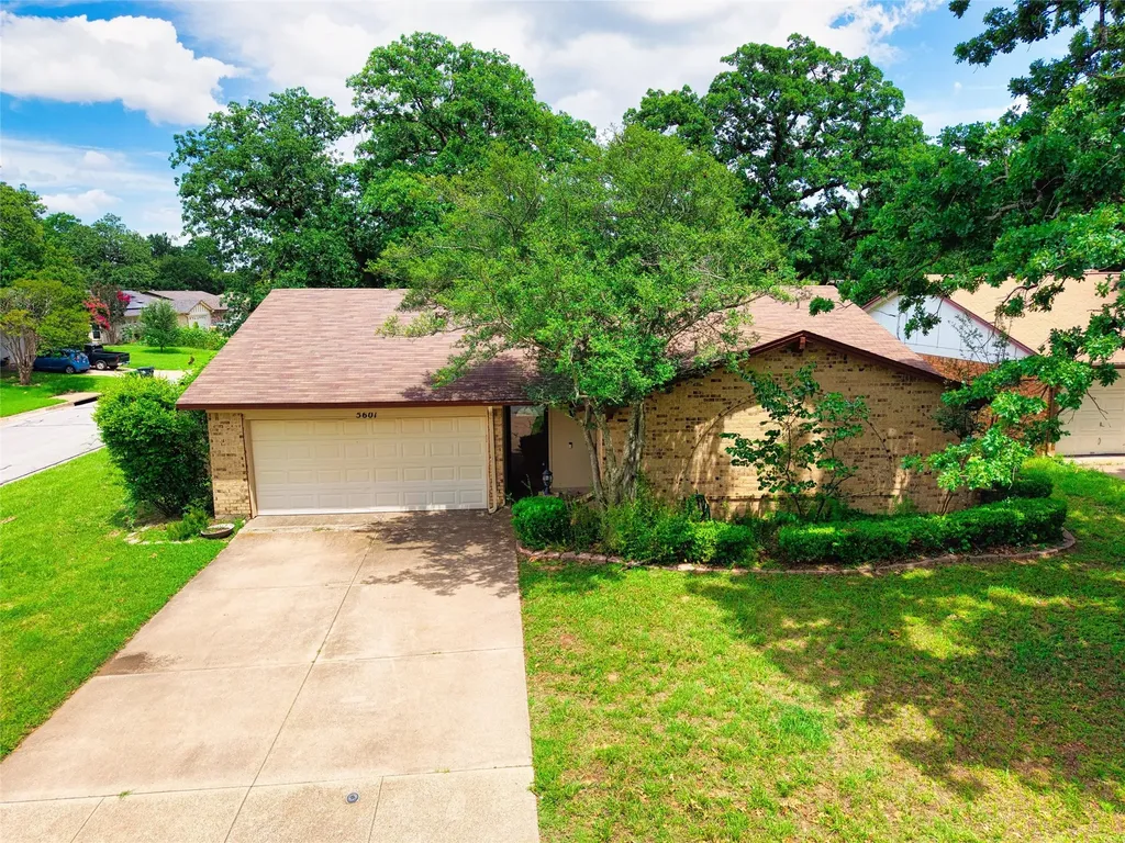 5601 Kingstree Court Arlington TX 76017