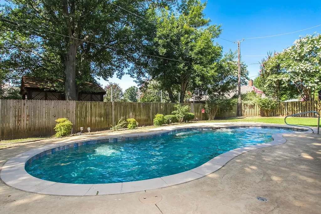 820 Cedar Creek Circle Bonham TX 75418