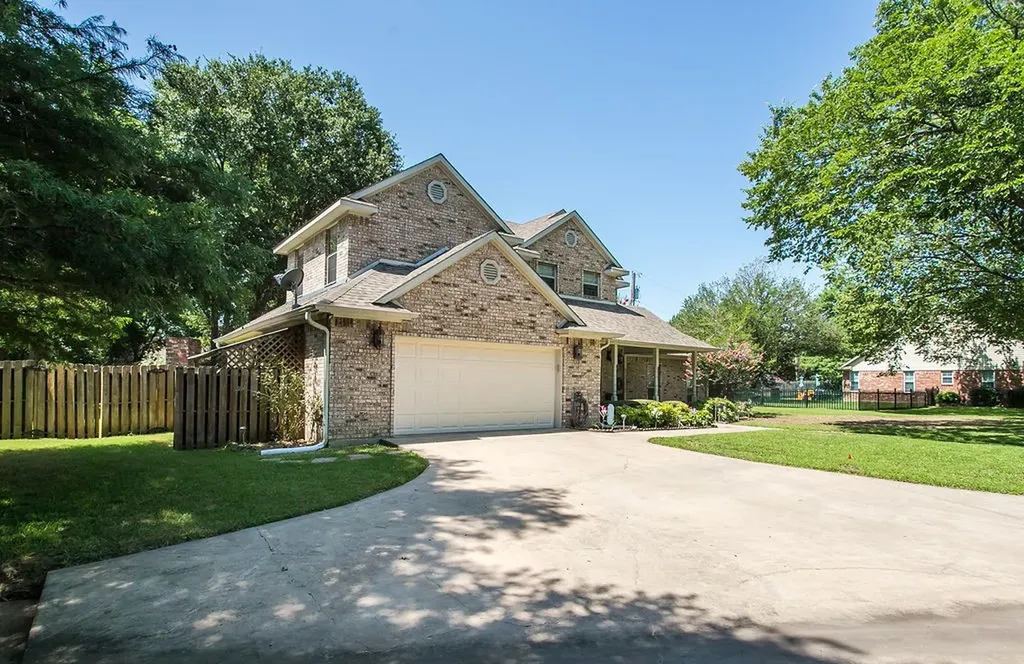 820 Cedar Creek Circle Bonham TX 75418