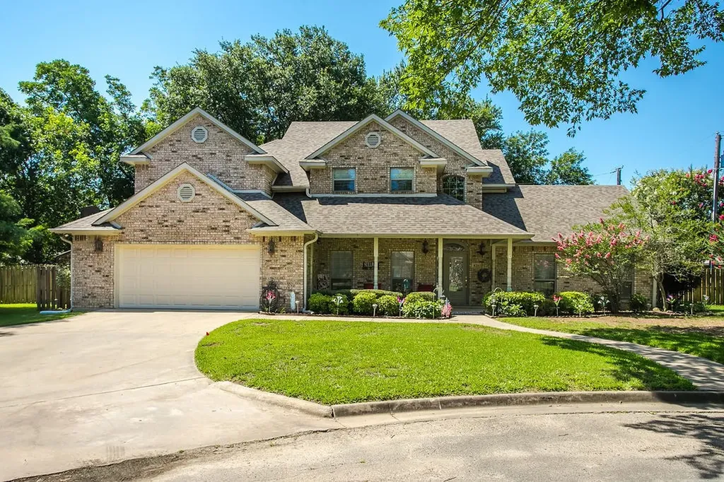 820 Cedar Creek Circle Bonham TX 75418
