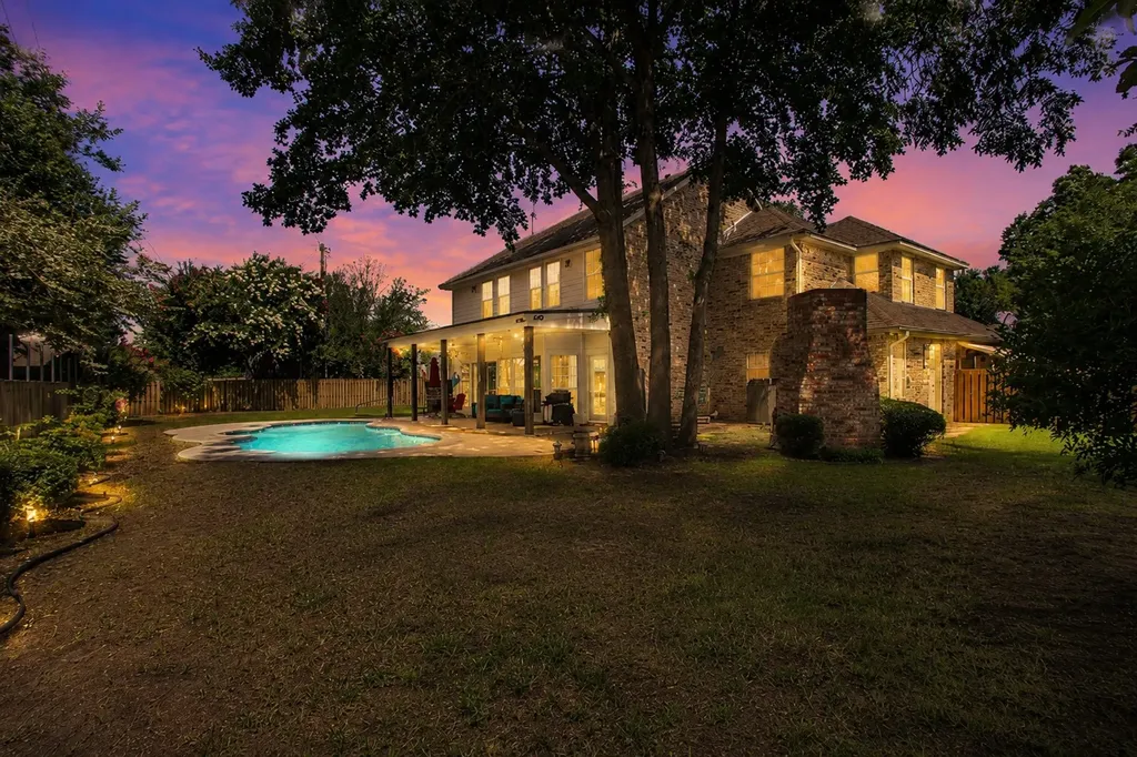820 Cedar Creek Circle Bonham TX 75418