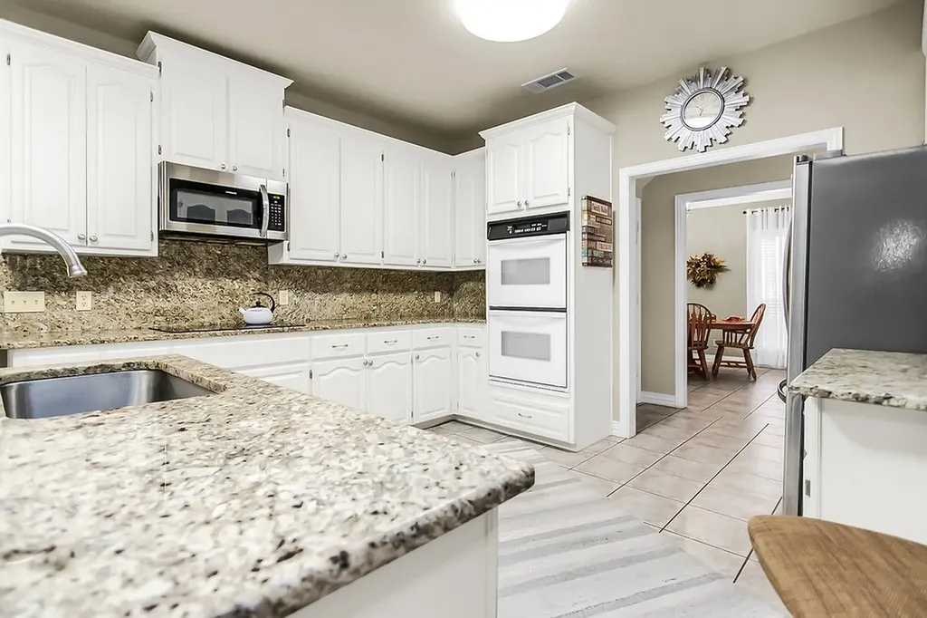 820 Cedar Creek Circle Bonham TX 75418