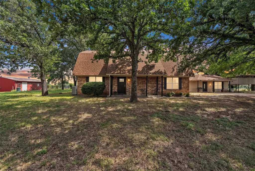 1016 County Road 314 Cleburne TX 76031