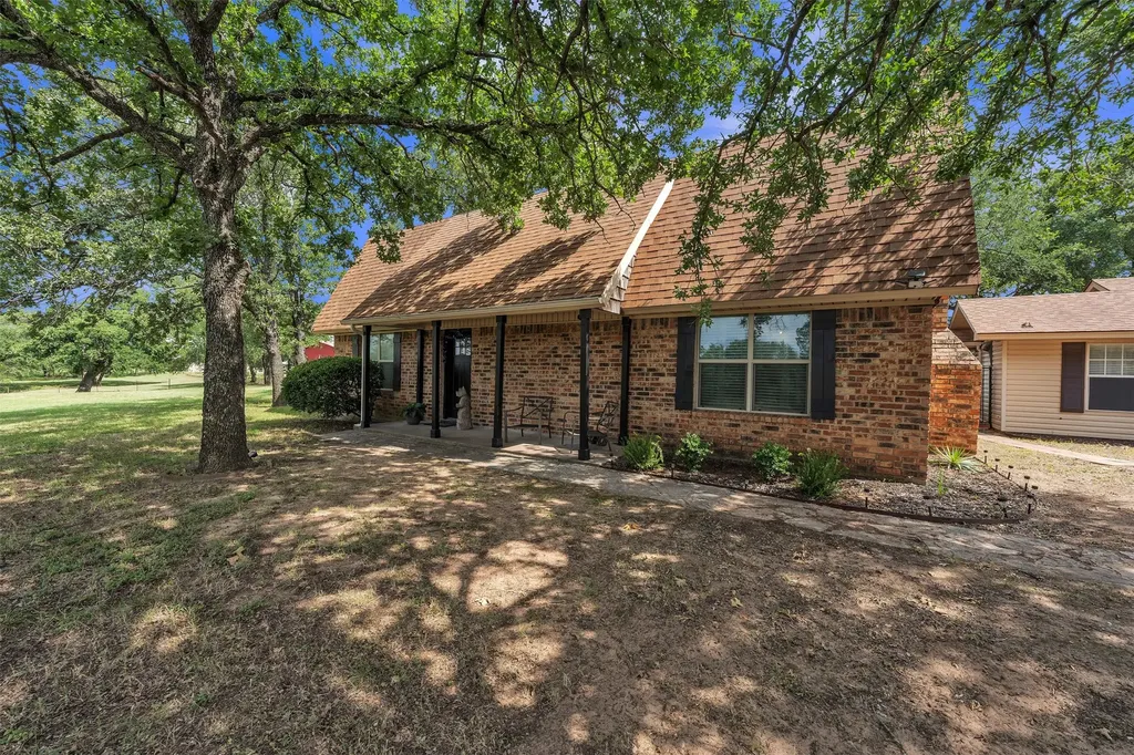 1016 County Road 314 Cleburne TX 76031