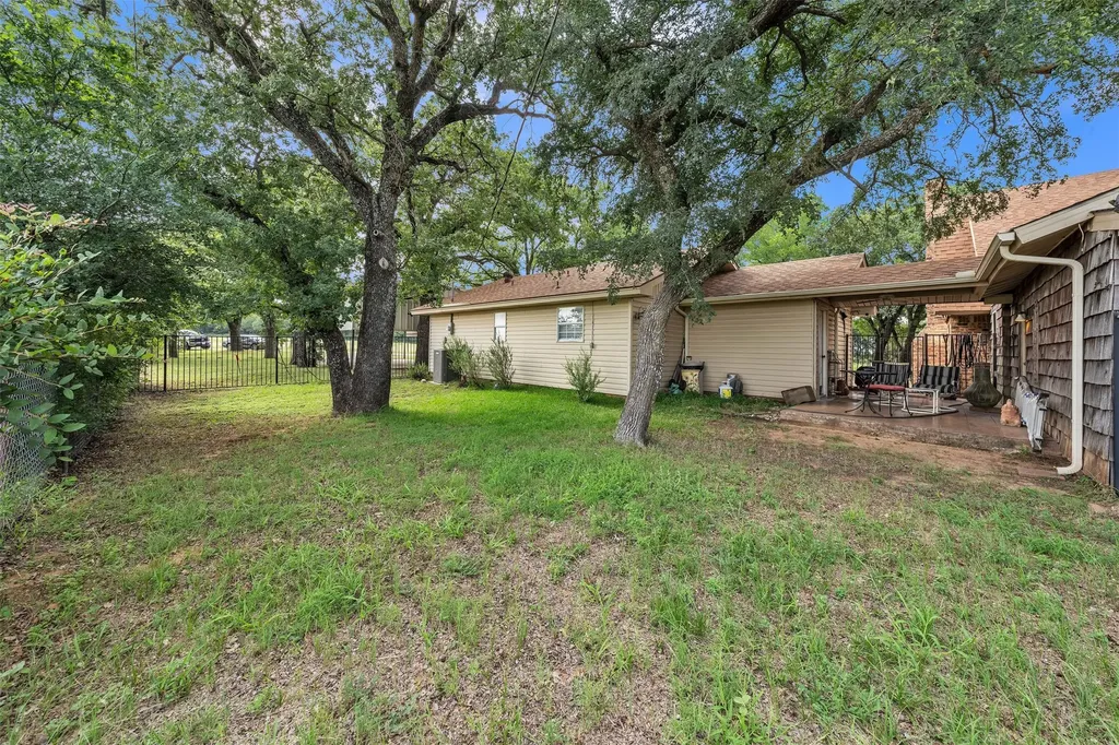 1016 County Road 314 Cleburne TX 76031