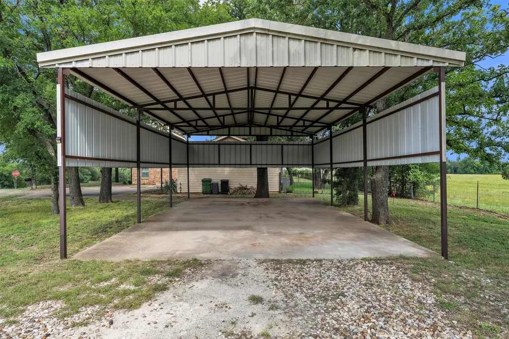 1016 County Road 314 Cleburne TX 76031