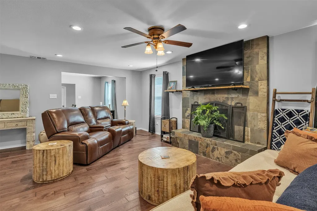 1016 County Road 314 Cleburne TX 76031