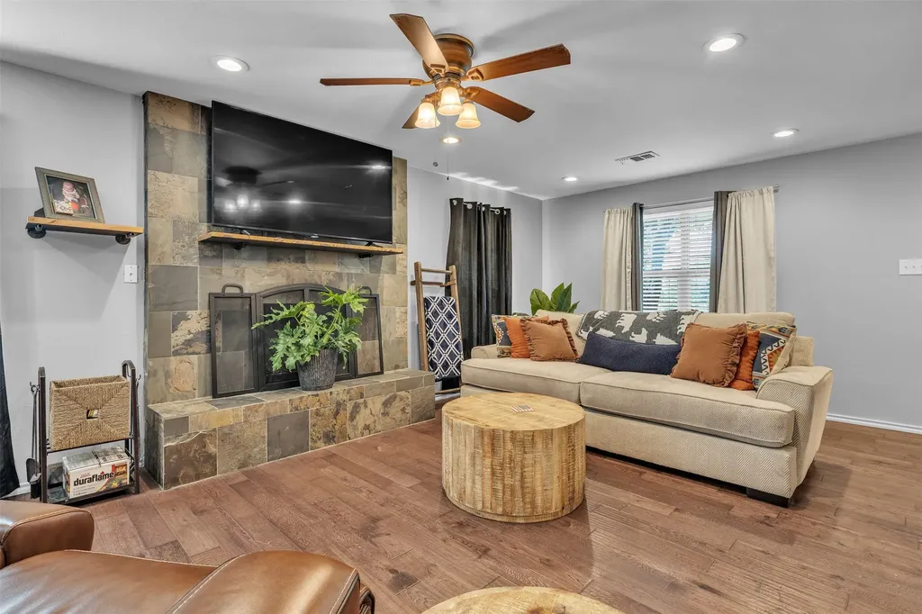 1016 County Road 314 Cleburne TX 76031