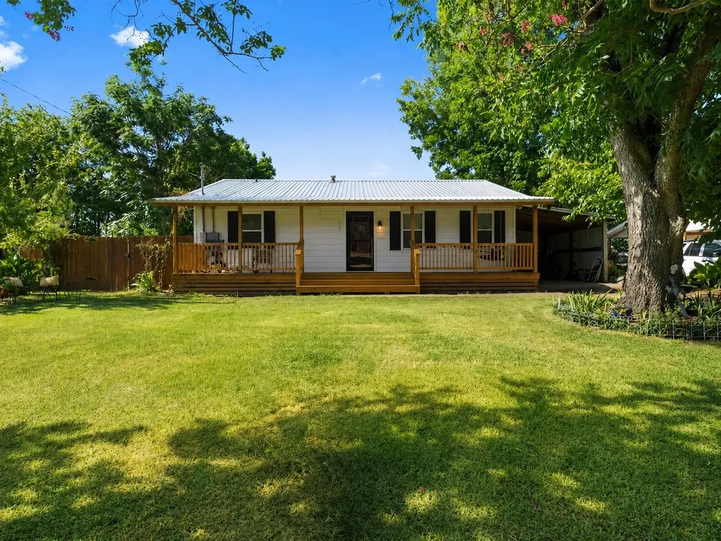 313 E Main Street Fairfield TX 75840