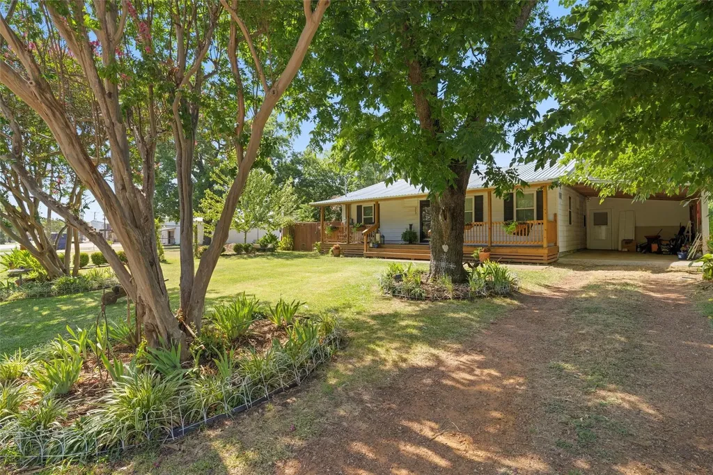 313 E Main Street Fairfield TX 75840