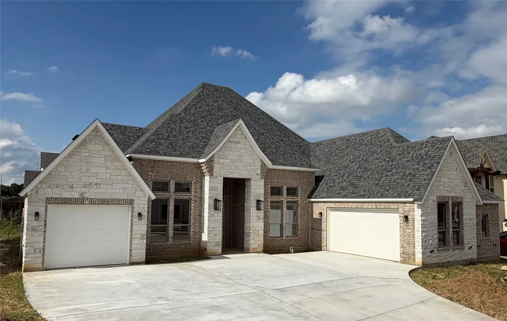 945 Claystone Ridge Drive Fort Worth TX 76028