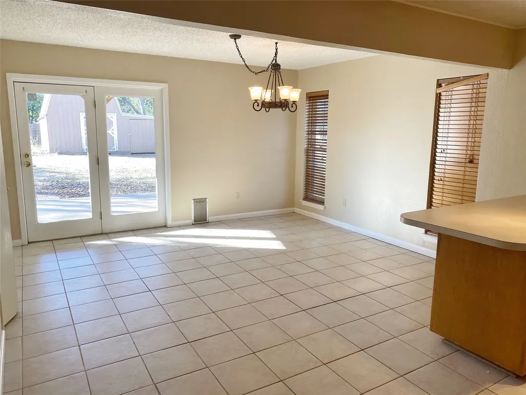 6128 Cliffside Drive Edgecliff Village TX 76134