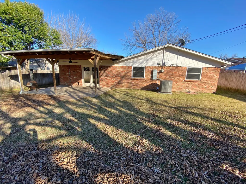 6128 Cliffside Drive Edgecliff Village TX 76134