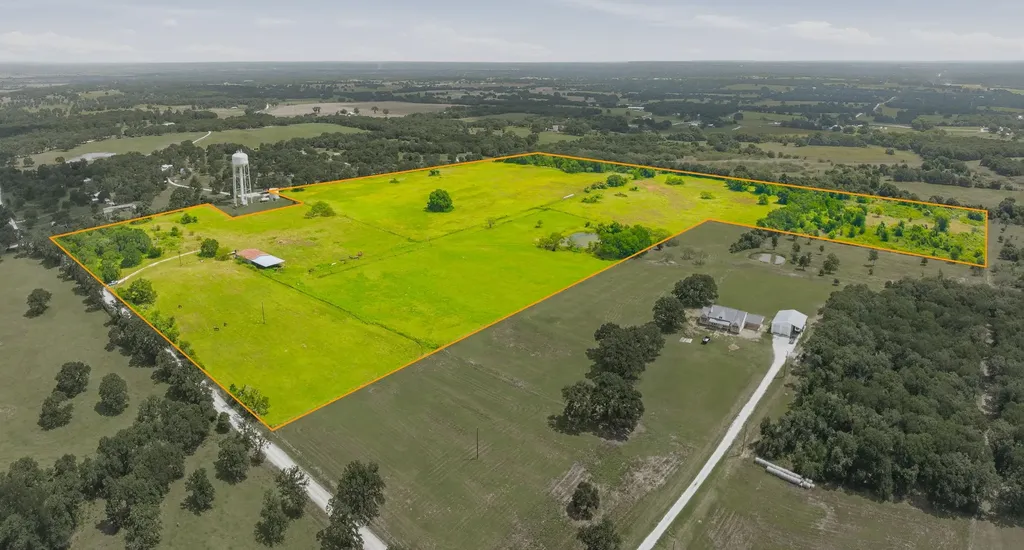 1439 Hcr 1432 Covington TX 76636