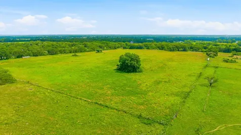 1439 Hcr 1432 Covington TX 76636
