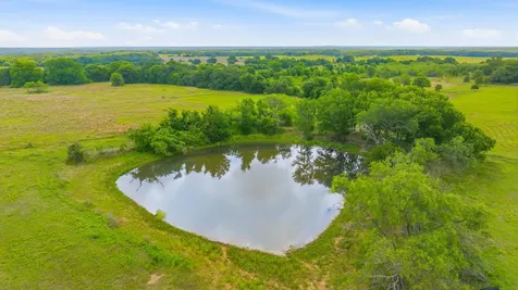 1439 Hcr 1432 Covington TX 76636