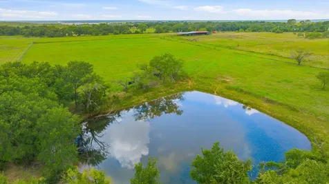 1439 Hcr 1432 Covington TX 76636