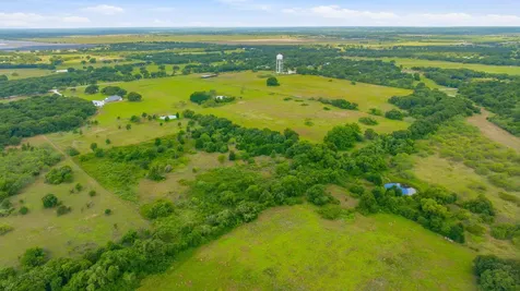 1439 Hcr 1432 Covington TX 76636