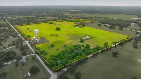 1439 Hcr 1432 Covington TX 76636