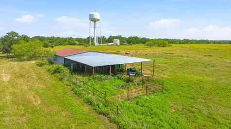 1439 Hcr 1432 Covington TX 76636