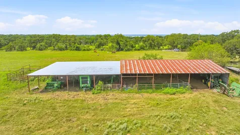 1439 Hcr 1432 Covington TX 76636
