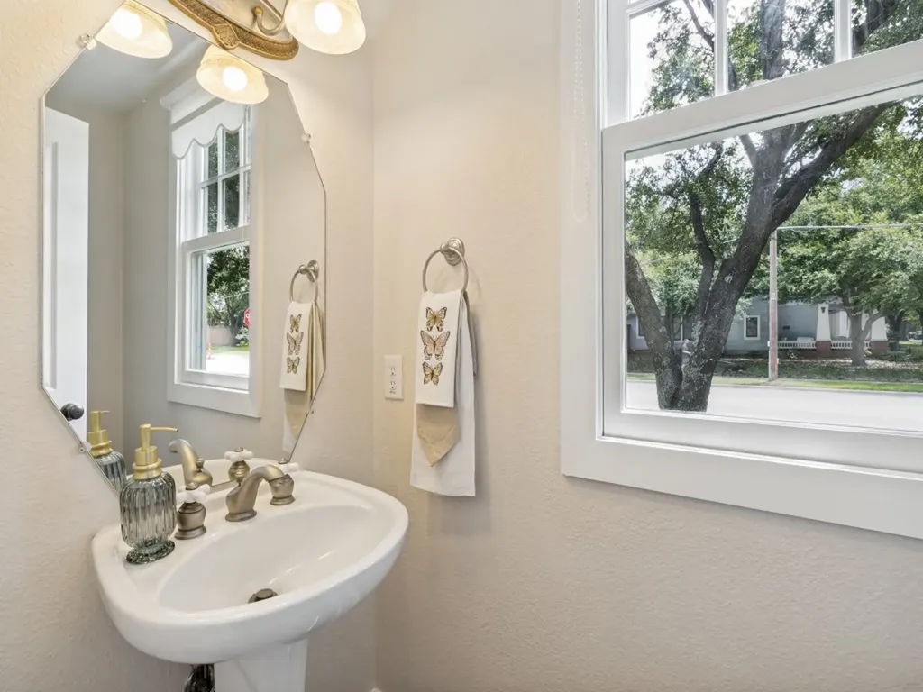 4947 Reiger Avenue Dallas TX 75214