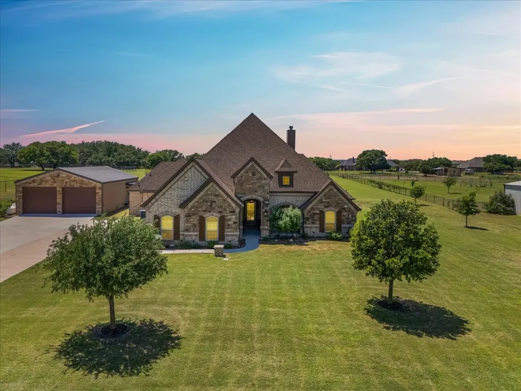 332 Antler Ridge Drive Azle TX 76020