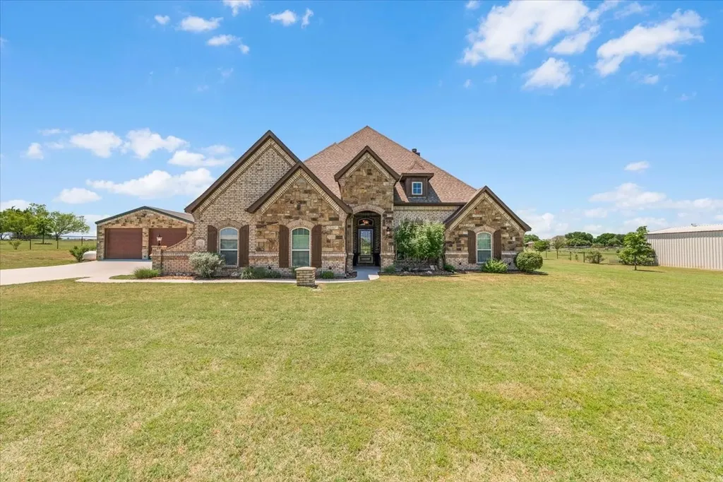 332 Antler Ridge Drive Azle TX 76020