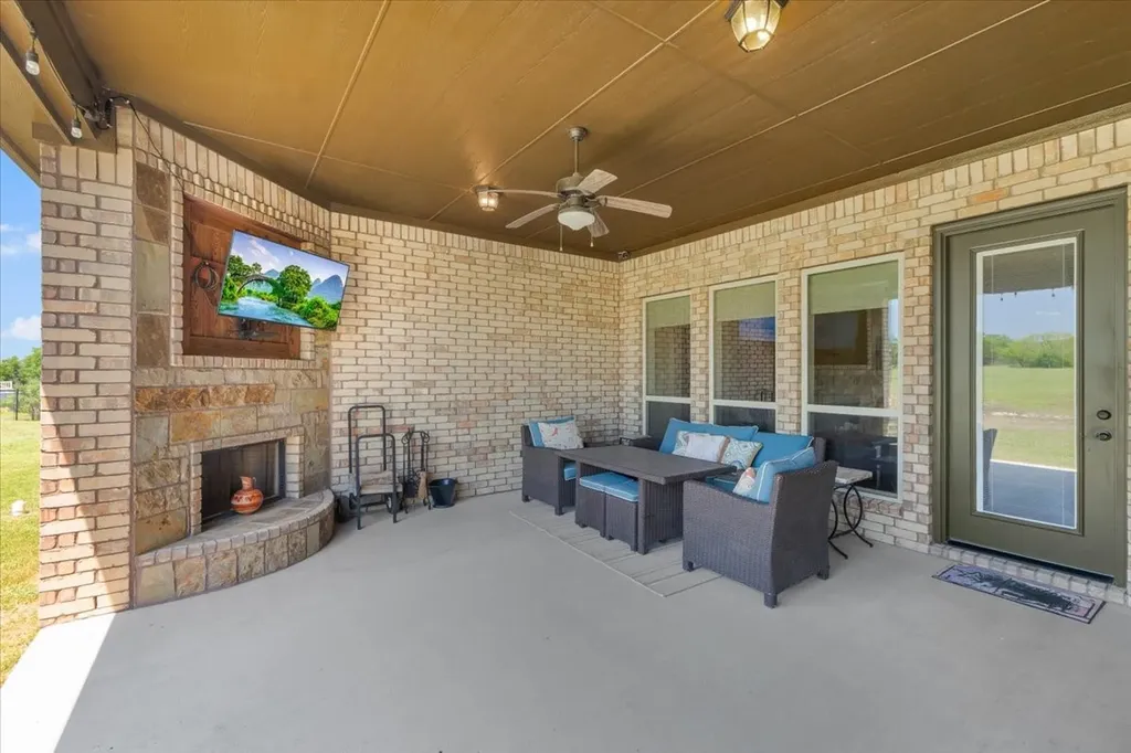 332 Antler Ridge Drive Azle TX 76020
