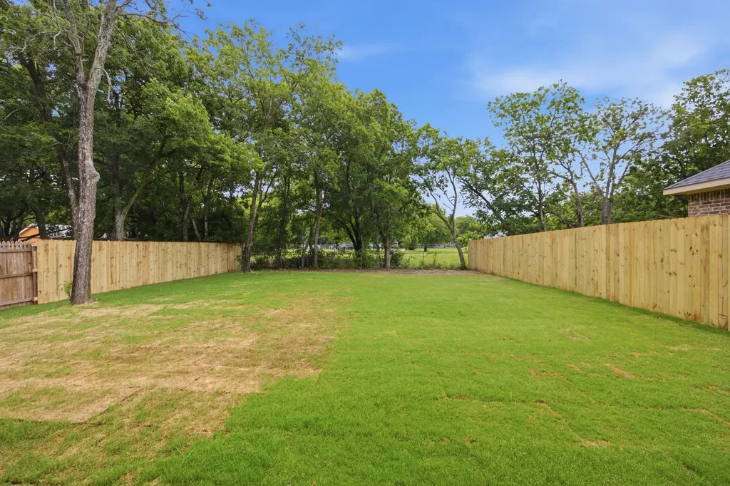 304 Evans Street Cleburne TX 76031