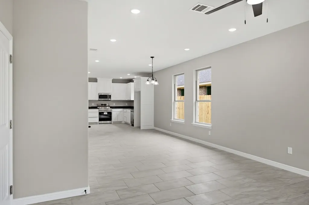 304 Evans Street Cleburne TX 76031
