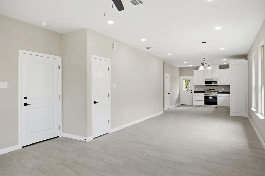 304 Evans Street Cleburne TX 76031