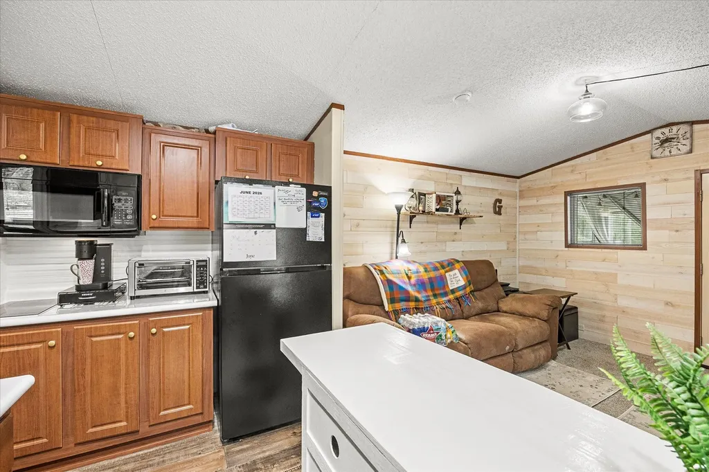 6435 N. Fm 17 Yantis TX 75497