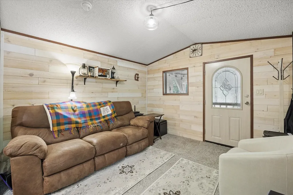 6435 N. Fm 17 Yantis TX 75497