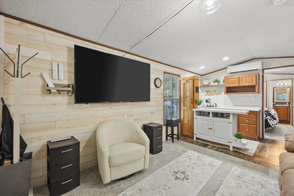 6435 N. Fm 17 Yantis TX 75497