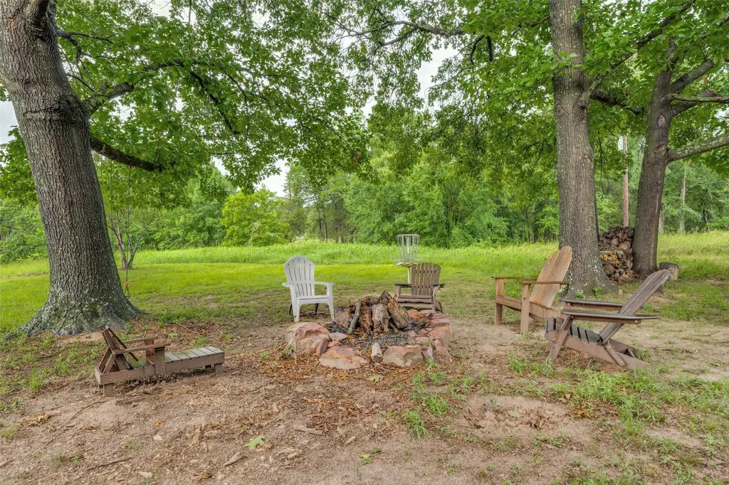 757 Private Road 192 Denison TX 75021