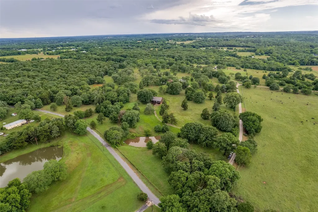 757 Private Road 192 Denison TX 75021