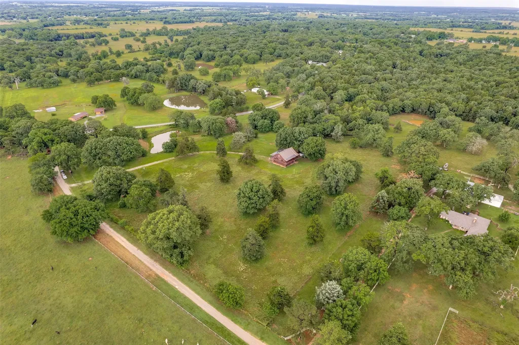 757 Private Road 192 Denison TX 75021