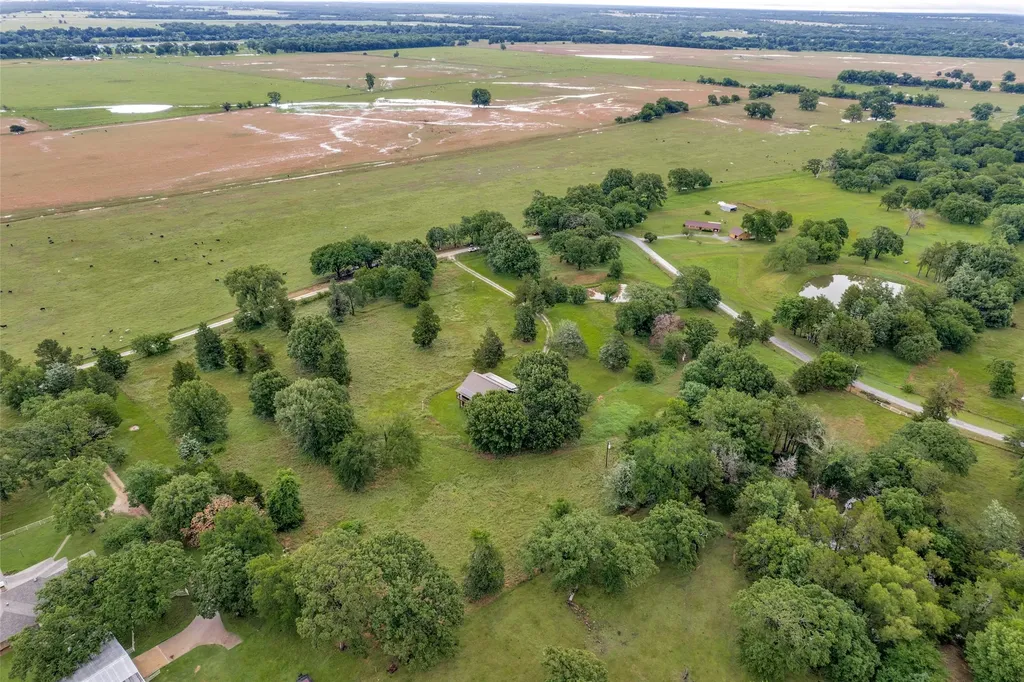 757 Private Road 192 Denison TX 75021