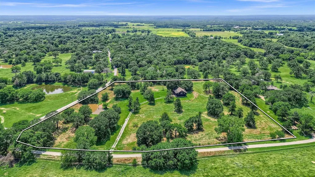 757 Private Road 192 Denison TX 75021