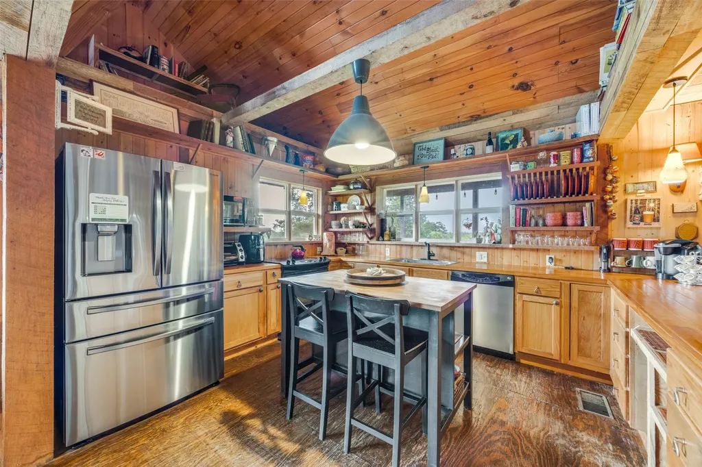 757 Private Road 192 Denison TX 75021