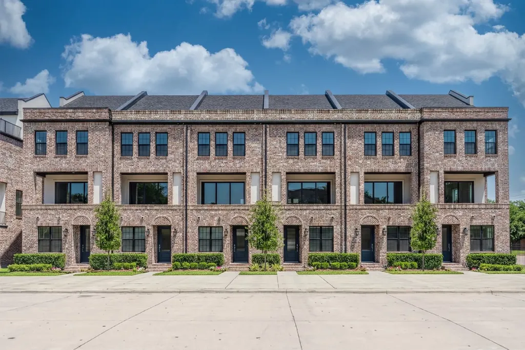 2401 Canton Street Dallas TX 75201