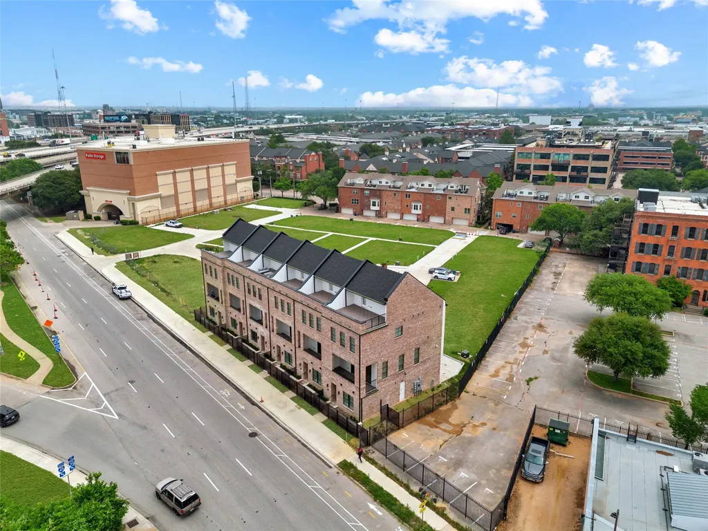 2401 Canton Street Dallas TX 75201