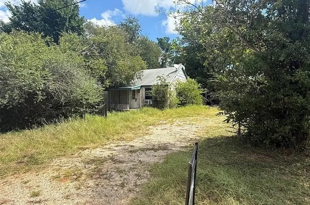 405 S Colorado Street Whitney TX 76692