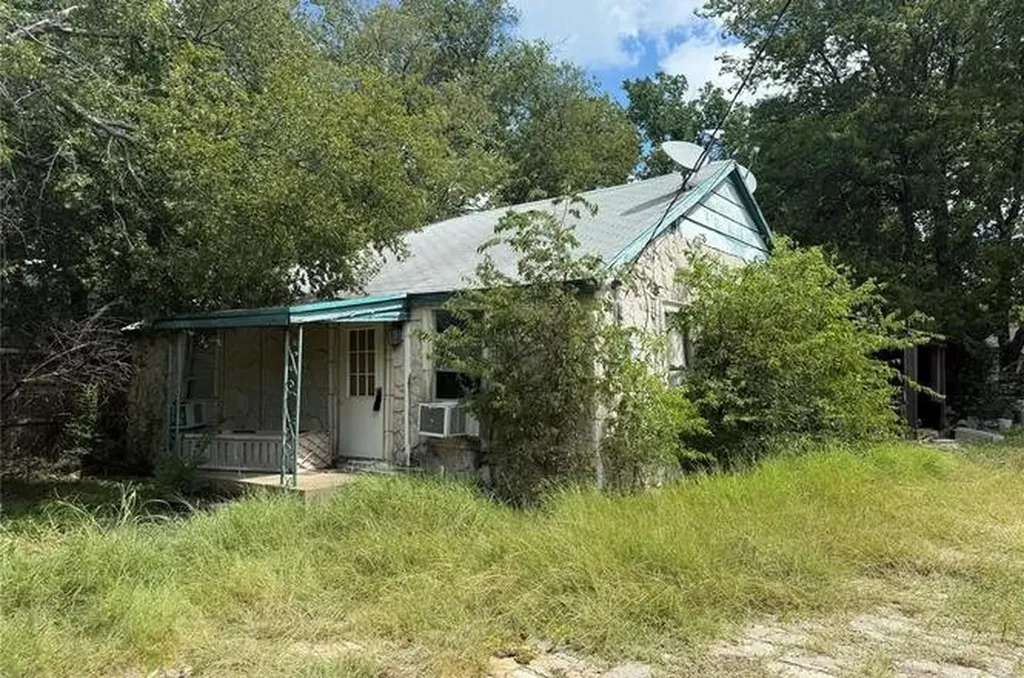 405 S Colorado Street Whitney TX 76692